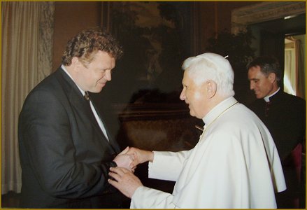 Pope Benedict XVI and portrait artist Igor Babailov